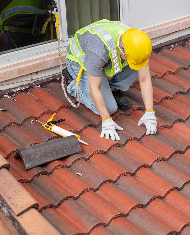 commercial roof inspector
