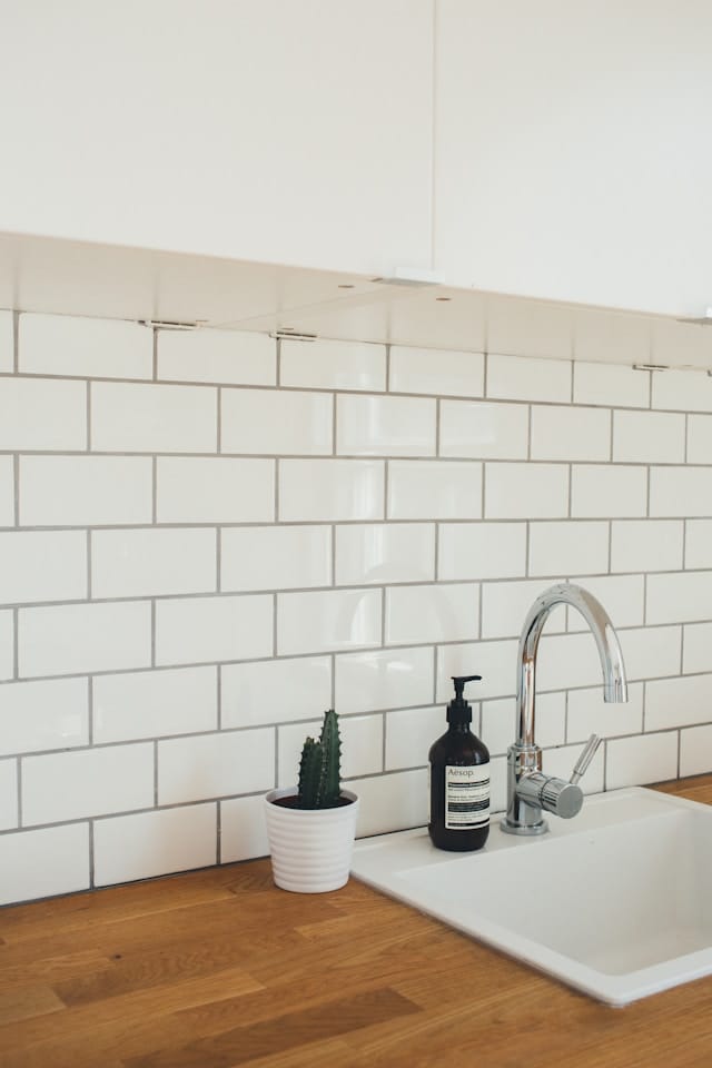 Porcelain backsplash