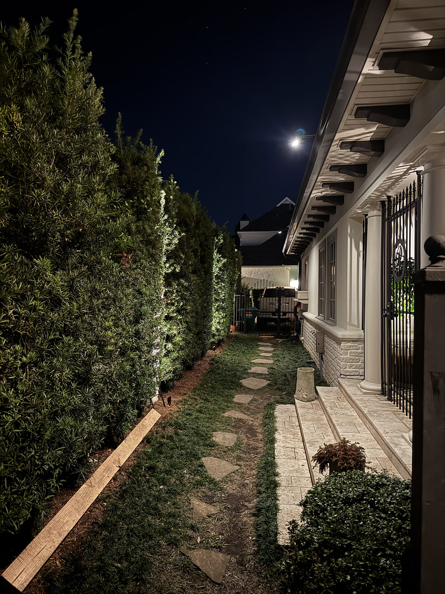 downlighting on home in Covington, LA