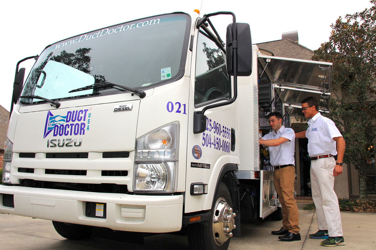 Vacuum truck for cleaning air ducts and dryer vents