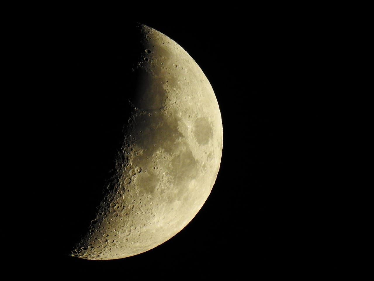 waxing crescent moon